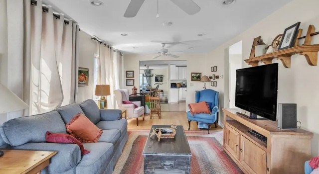 Home Port - Spacious Retreat In Prime Location 4 Bedroom Home