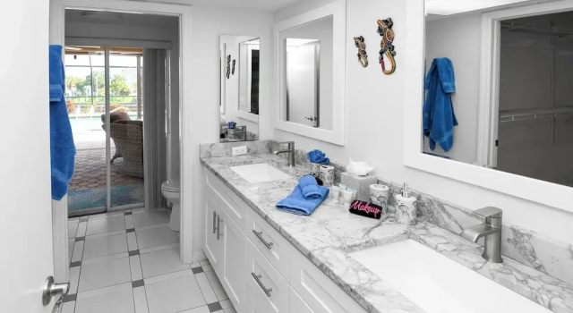 Love Bird Canalfront Villa Lounge Terrace Heated Pool pet Friendly, Забронировать Вилла Кейп-Корал Southwest Florida