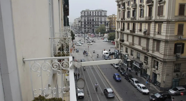 1 bed in Basic 6 Bed Female Room Share Bathroom - Campus Accommodation, Забронировать Хостел Хостелы Неаполя, Хостел