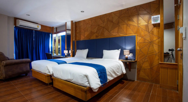 Vince Sakon, Rezervovat Hotel Sakon Nakhon Thajsko