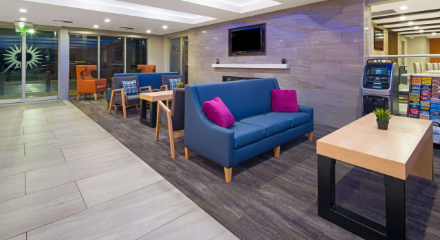 La Quinta by Wyndham Orange County Airport, Забронировать Отель Санта-Ана Disneyland California