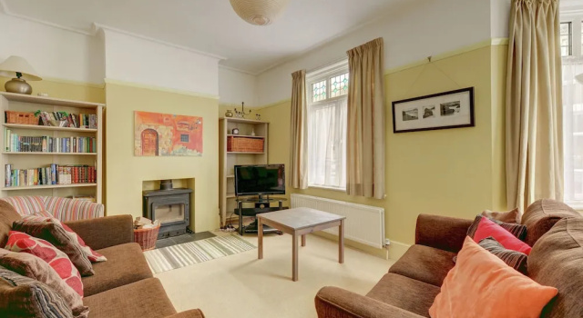 Calm Holiday Home in Broadstairs Kent with BBQ, Забронировать Дом для отпуска Бродстейрс Кент
