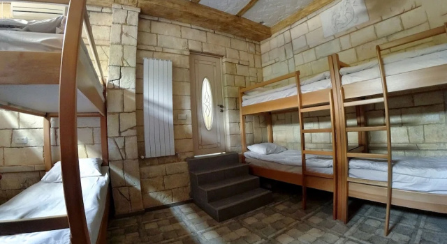 Seng i sovesal Retro Hostel