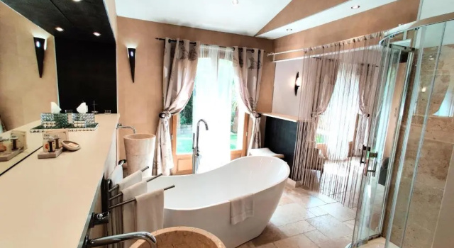 Двухместный люкс с видом на бассейн Maison Prestige Saint Tropez by Roberto Geissini