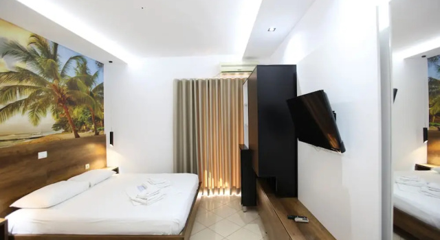 Трёхместный номер Comfort с балконом Ksamil Central Park Hotel