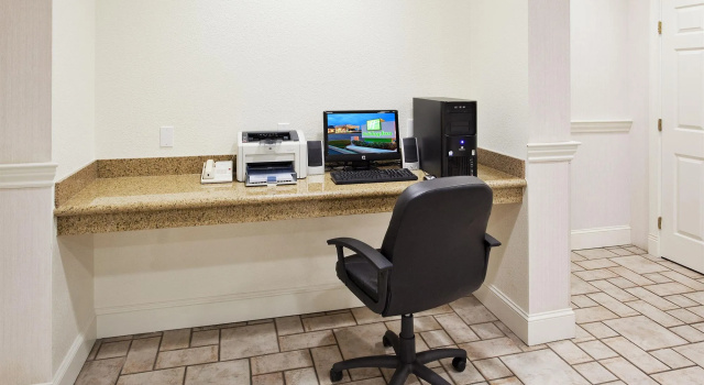 Holiday Inn Redding by IHG, Забронировать Отель Отели Реддинг 3 звезды, 3*