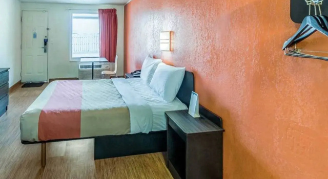 Motel 6 Kalamazoo, Buchen Sie Motel Kalamazoo Michigan