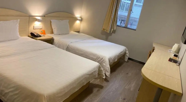 Двухместный номер Standard 7 Days Inn Guangzhou Tangxia Keyun Branch