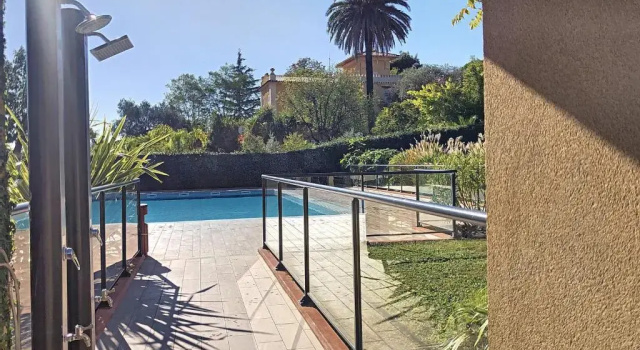 Апартаменты DOMAINE DES ROSES II AP4256 By Riviera Holiday Hom