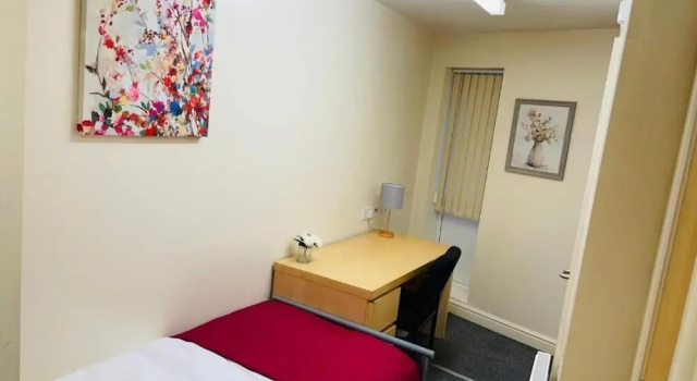 Sangha House - Short Stays, Забронировать Отель Отели Лестера с парковкой, рядом с Мемориальная часовая башня Хеймаркет, Парковка