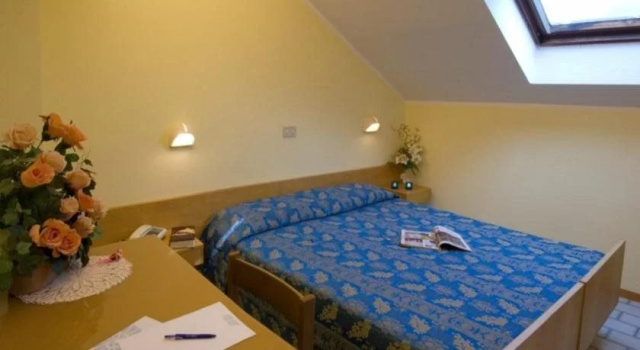 Hotel Nives, Забронировать Отель Отели в центре Риччоне, в центре