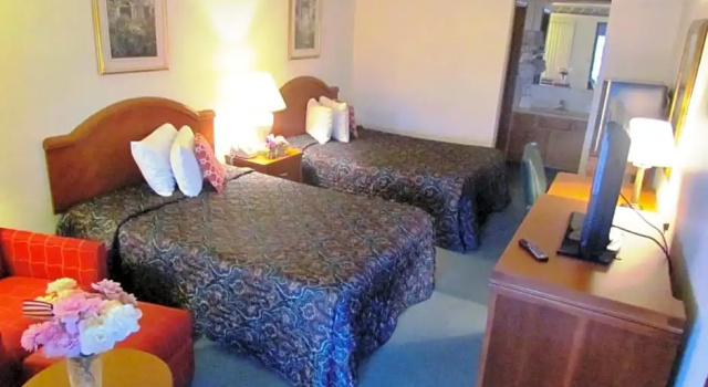 Номер Deluxe Travel Inn & Suites
