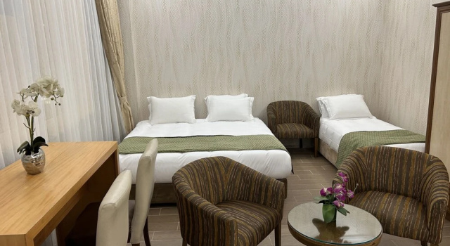 Lily Rooms