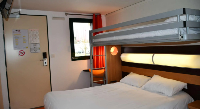 Трёхместный номер Standard Premiere Classe Nevers Varennes Vauzelles