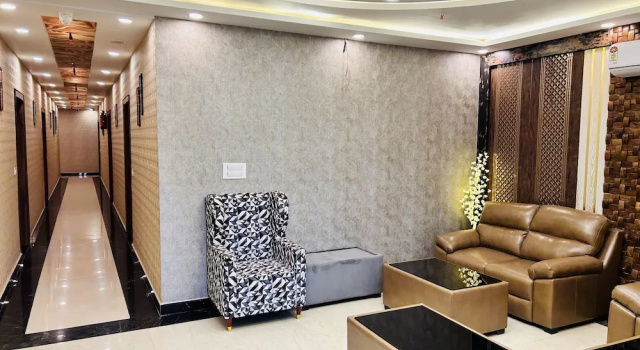 Shree Jee Hotel, Забронировать Отель Отели штата Харьяны с парковкой, Парковка