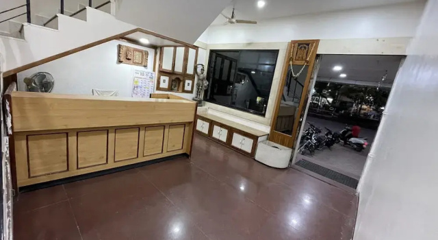 Hotel Rajdhani, Забронировать Отель Латур штат Махараштра