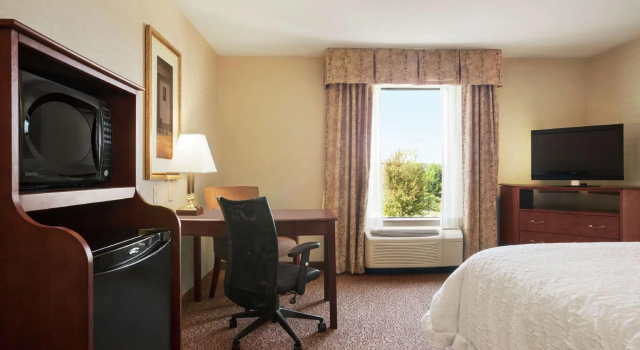 Двухместный номер Standard Hampton Inn & Suites West Bend