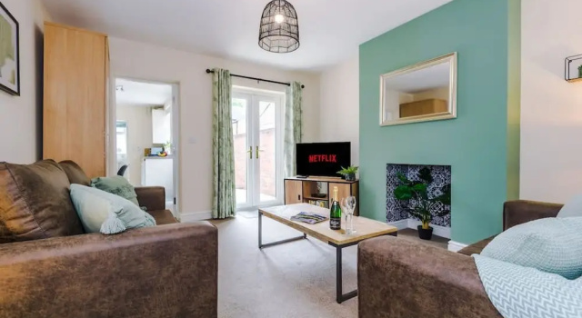 Modern Apartment Perfect for Business Sleeps 4
