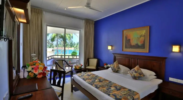 Трёхместный номер Deluxe с балконом Hibiscus Beach Hotel & Villas