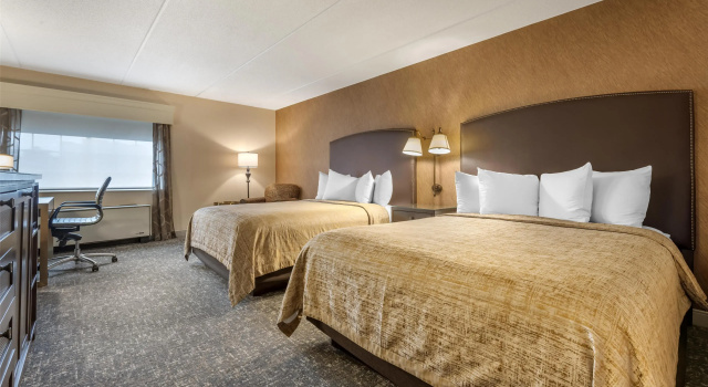 Четырёхместный номер Standard Best Western Plus The Normandy Inn & Suites