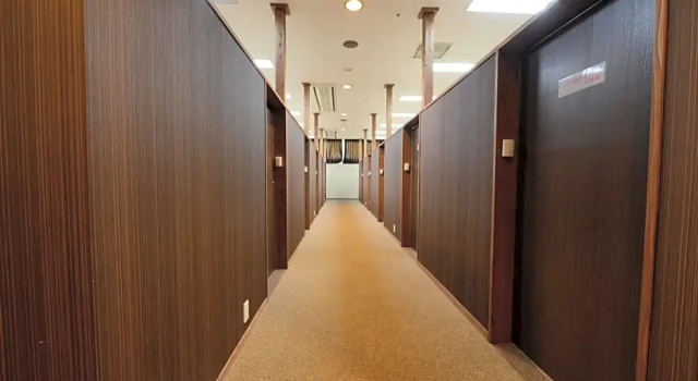 Sagayamato Onsen Hotel Amandi, Забронировать Отель Сага Кюсю