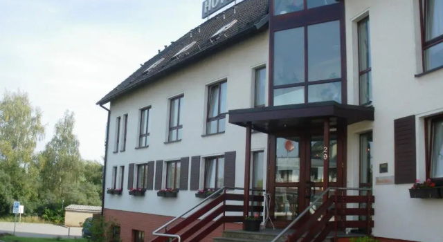 Hotel Reke, Забронировать Отель Отели Мекленбург-Померания с парковкой, Парковка