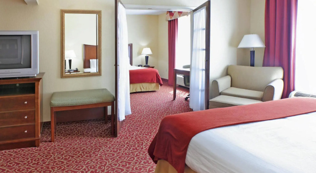 Holiday Inn Express Suites Little Rock West by IHG, Забронировать Отель Отели Литтлрок с парковкой, Парковка