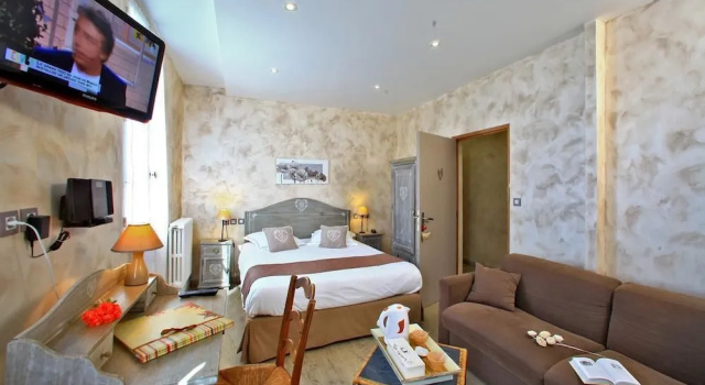 Двухместный номер Superior Logis Hôtel Restaurant Le Lascaux
