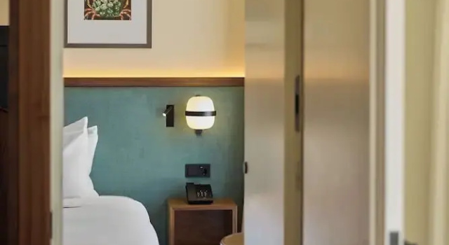 Двухместный семейный номер Standard DUO Hotel Lisbon, Curio Collection by Hilton