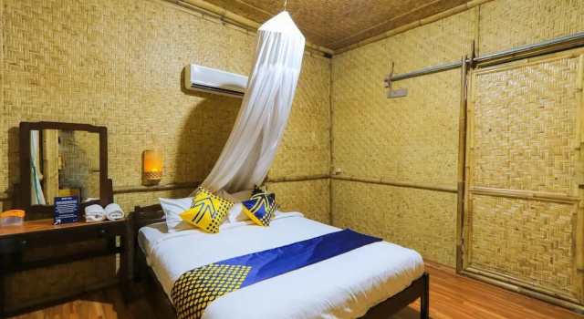 SPOT ON 2431 Azizah Homestay, Rezerwuj Hotel Giri East Java