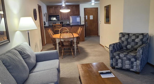 Люкс с 2 комнатами с видом на воду Bridgeport Waterfront Resort