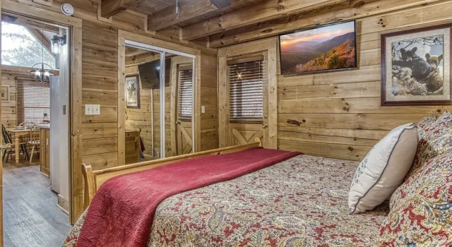 Er239- Sleepy Bear Great Location â Close To Town! 2 Bedroom Cabin by RedAwning, Забронировать Дом для отпуска Отели Great Smoky Mountains National Park с парковкой, Парковка