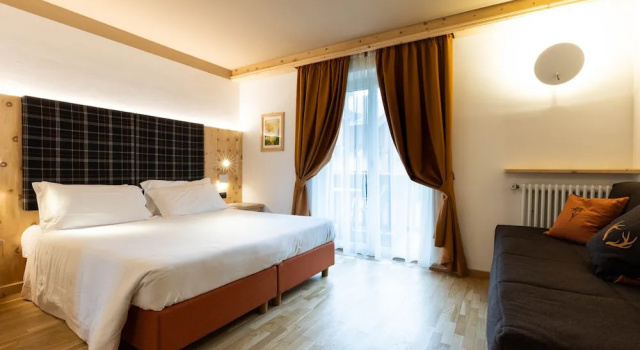 Трёхместный номер Standard с балконом Hotel Medil