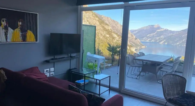 New house with panoramic views over Lake Garda, Забронировать Вилла Отели Валле-дель-Адидже с парковкой, Парковка