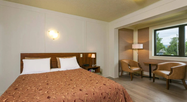 Clarion Pointe La Malbaie, Rezerwuj Hotel Hotele w La Malbaie Municipality z parkingiem, Parking
