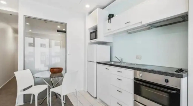 Апартаменты Lovely Two Bedroom Apartment Close To Sky Tower