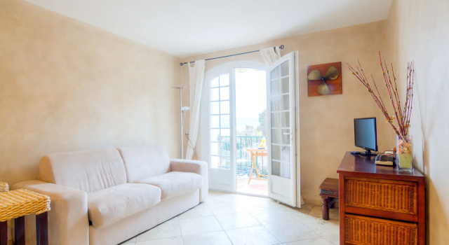 Apartment Les Carles by Interhome, Забронировать Апартаменты/квартира Отели Сен-Тропе залива с парковкой, Парковка