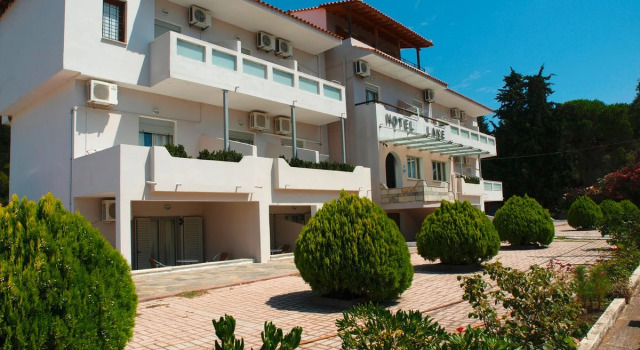 Lake Studios, Забронировать Отель Кукунариес 