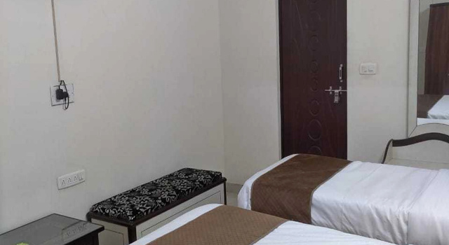 Трёхместный номер Deluxe Hotel Lotus Inn near Udaipur City Railway Station