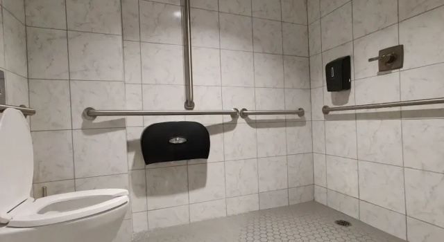 Кровать в общем номере с видом на город U Street Capsule Hostel