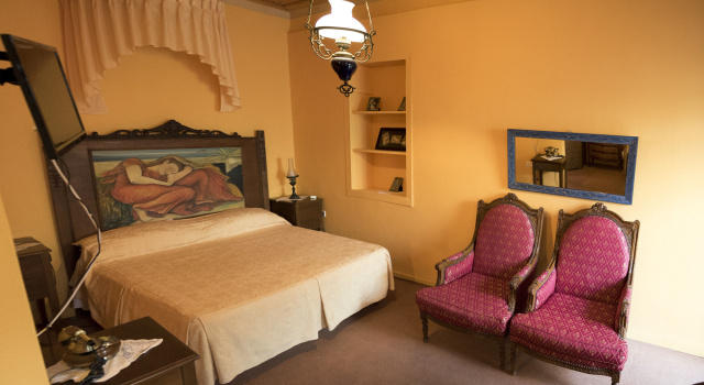 Ilion Hotel Suites
