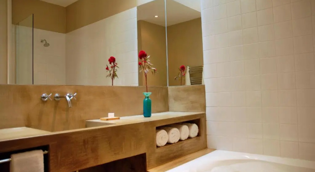Люкс с видом на бассейн Home Hotel
