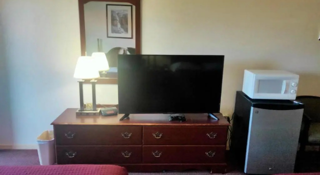 Четырёхместный номер Standard El Rancho Motel