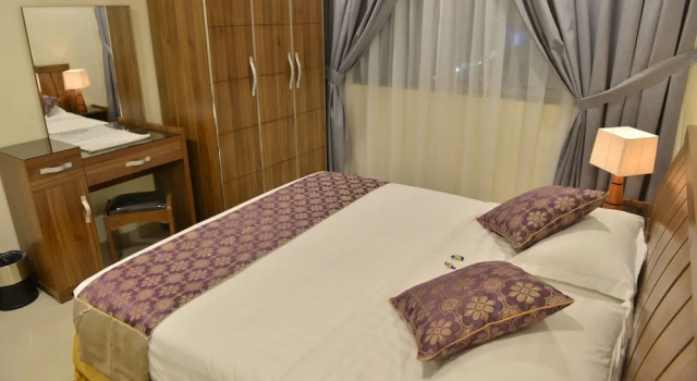 Студия с видом на город The First Tower Hotel Apartment
