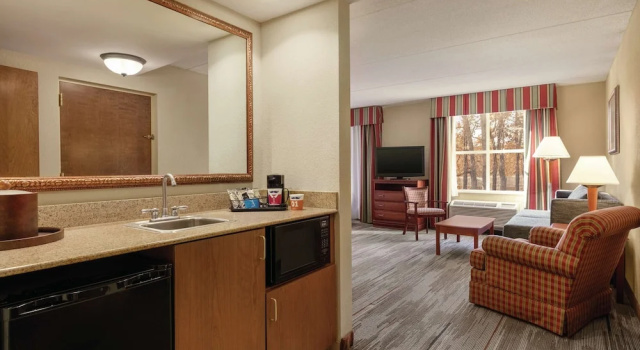 Люкс Hampton Inn & Suites Williamsburg Historic District