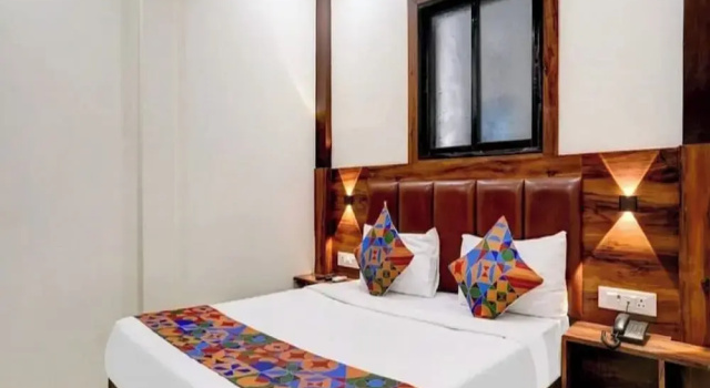 Sai Radana By Glitz Hotels, Забронировать Отель Отели штата Махараштры с парковкой, Парковка