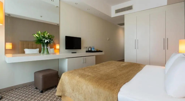 Standard Double room with side sea view Kervansaray Kundu Hotel