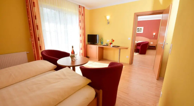 Двухместный номер Comfort с видом на сад Golf & Therme Sonnenpension Hotel Garni