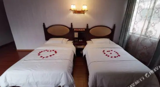 Xianghui Hotel, Rezerwuj Hotel Luo Gang Kanton