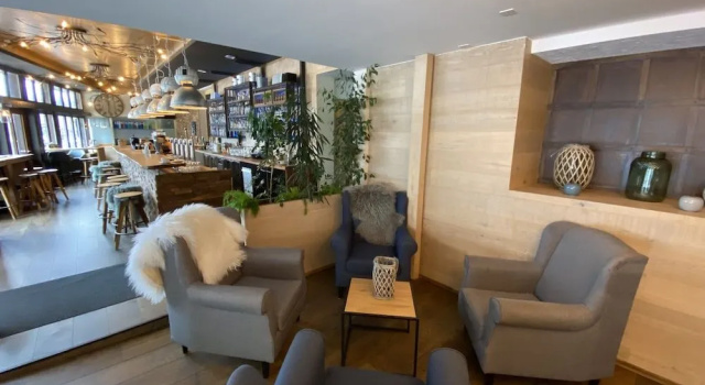 Hotel Lodge Inn, Varaa Hotelli Fiesch 